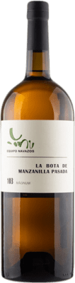 82,95 € Spedizione Gratuita | Vino fortificato Equipo Navazos La Bota Nº 103 Manzanilla Pasada D.O. Manzanilla-Sanlúcar de Barrameda Andalusia Spagna Palomino Fino Bottiglia Magnum 1,5 L