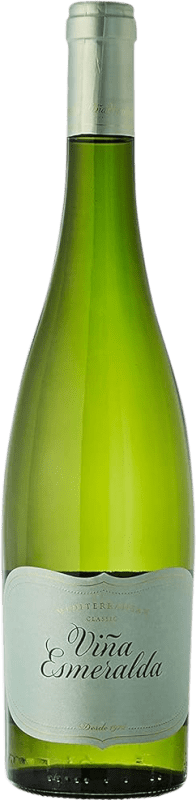 10,95 € 免费送货 | 白酒 Torres Viña Esmeralda 年轻的 D.O. Penedès 加泰罗尼亚 西班牙 Muscat of Alexandria, Gewürztraminer 瓶子 75 cl