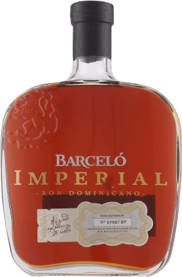 112,95 € 免费送货 | 朗姆酒 Barceló Imperial — 帝国 多明尼加共和国 特殊瓶 1,75 L