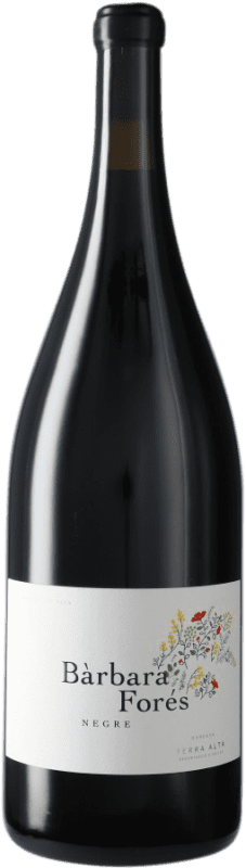 22,95 € 免费送货 | 红葡萄酒 Bàrbara Forés Crianza — 陈酿 D.O. Terra Alta 加泰罗尼亚 西班牙 Syrah — 西拉, Garnacha — 歌海娜, Cariñena — 佳丽酿 大瓶 — Magnum 1,5 L