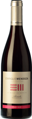 15,95 € 免费送货 | 红酒 Enrique Mendoza D.O. Alicante 巴伦西亚社区 西班牙 Pinot Black 瓶子 75 cl