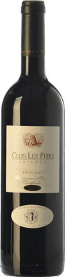 32,95 € 免费送货 | 红酒 La Perla del Priorat Clos Les Fites Criança 岁 D.O.Ca. Priorat 加泰罗尼亚 西班牙 Grenache, Cabernet Sauvignon, Carignan 瓶子 75 cl