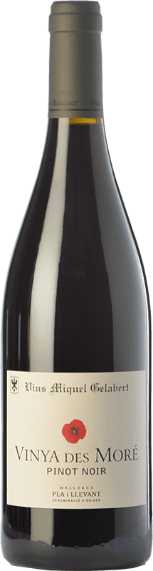 22,95 € Бесплатная доставка | Красное вино Miquel Gelabert Vinya des Moré старения D.O. Pla i Llevant Балеарские острова Испания Pinot Black бутылка 75 cl