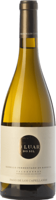 27,95 € Envio grátis | Vinho branco Pago de los Capellanes O Luar Do Sil Fermentado en Barrica Crianza D.O. Valdeorras Galiza Espanha Godello Garrafa 75 cl