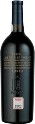 27,95 € Spedizione Gratuita | Vino fortificato Quinta do Portal LBV I.G. Porto porto Portogallo Bottiglia 75 cl
