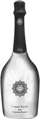 343,95 € Envio grátis | Espumante branco Laurent Perrier Grand Siècle N25 Chaqueta Metálica A.O.C. Champagne Champagne França Pinot Preto, Chardonnay Garrafa 75 cl