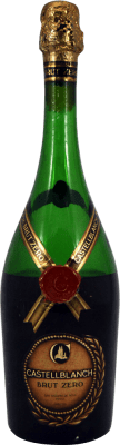 22,95 € Envoi gratuit | Vin blanc Castellblanch Zero Spécimen de Collection 1970's Brut D.O. Cava Catalogne Espagne Bouteille 75 cl