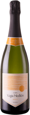 6,95 € Envío gratis | Espumoso blanco Unión Vinícola del Este Vega Medién Ecológico Brut D.O. Cava Cataluña España Macabeo, Chardonnay Botella 75 cl