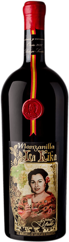 78,95 € Envío gratis | Vino Generoso Fortificado Yuste La Kika D.O. Manzanilla-Sanlúcar de Barrameda Andalucía España Palomino Fino Botella Magnum 1,5 L