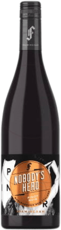 16,95 € Spedizione Gratuita | Vino rosso Framingham Nobody's Hero Giovane I.G. Marlborough Marlborough Nuova Zelanda Pinot Nero Bottiglia 75 cl