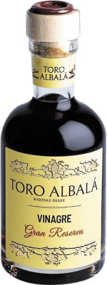 15,95 € Бесплатная доставка | Уксус Toro Albalá Гранд Резерв D.O. Montilla-Moriles Andalucía y Extremadura Испания Маленькая бутылка 20 cl