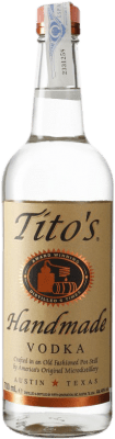 33,95 € 免费送货 | 伏特加 Tito's Handmade 美国 瓶子 70 cl