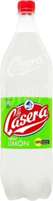 32,95 € Envio grátis | Caixa de 12 unidades Refrescos e Mixers La Casera Limón PET Espanha Garrafa Medium 50 cl