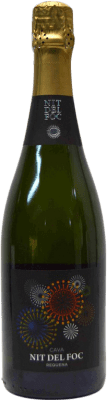 4,95 € Spedizione Gratuita | Spumante bianco Unión Vinícola del Este Nit de Foc Brut Nature D.O. Cava Catalogna Spagna Macabeo, Chardonnay Bottiglia 75 cl